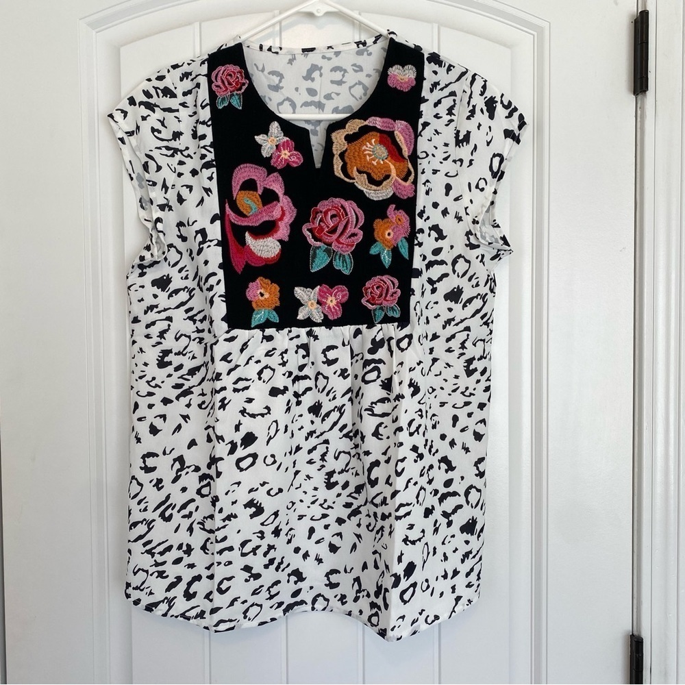 Animal Print + Embroidery Cap Sleeve Top Size Small NWOT